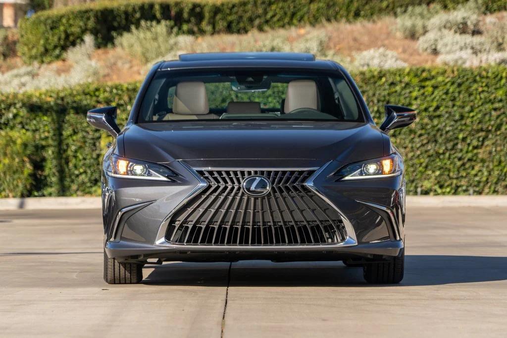 new 2025 Lexus ES 350 car, priced at $43,935