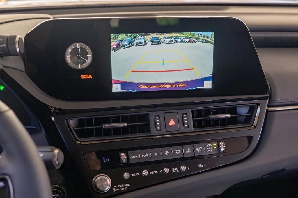 new 2025 Lexus ES 350 car, priced at $43,935