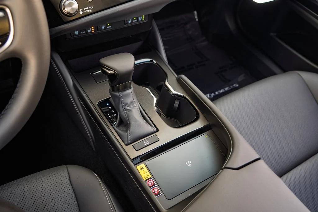 new 2025 Lexus ES 350 car, priced at $44,179