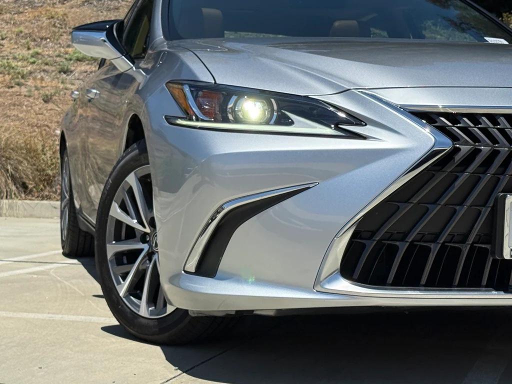 used 2025 Lexus ES 350 car, priced at $38,884