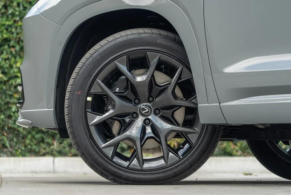 new 2026 Lexus TX 500h car, priced at $75,987