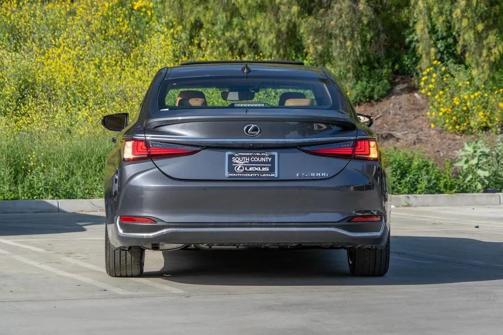 new 2025 Lexus ES 300h car, priced at $56,125