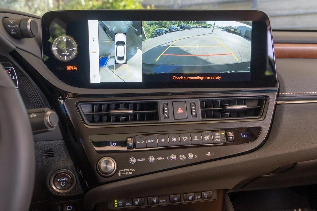 new 2025 Lexus ES 300h car, priced at $56,125