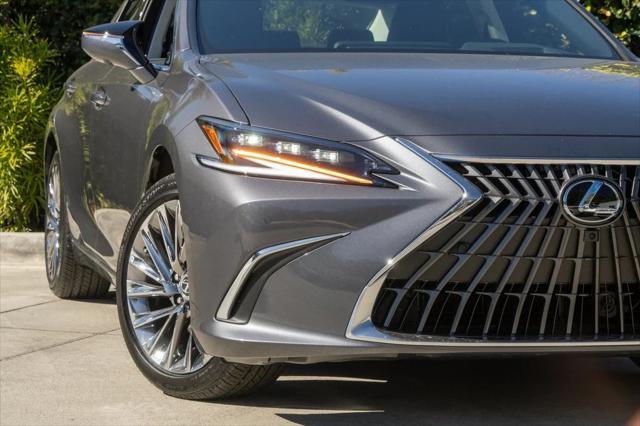 new 2025 Lexus ES 300h car, priced at $55,905