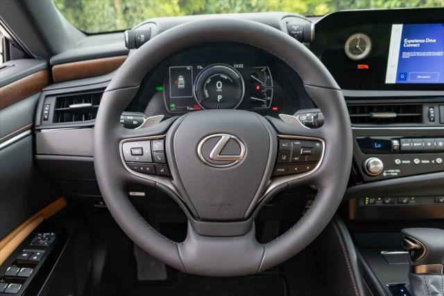 new 2025 Lexus ES 300h car, priced at $48,065