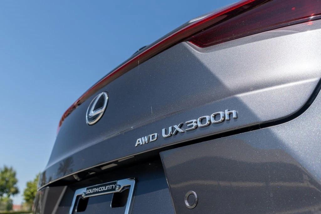 new 2025 Lexus UX 300h car, priced at $46,535