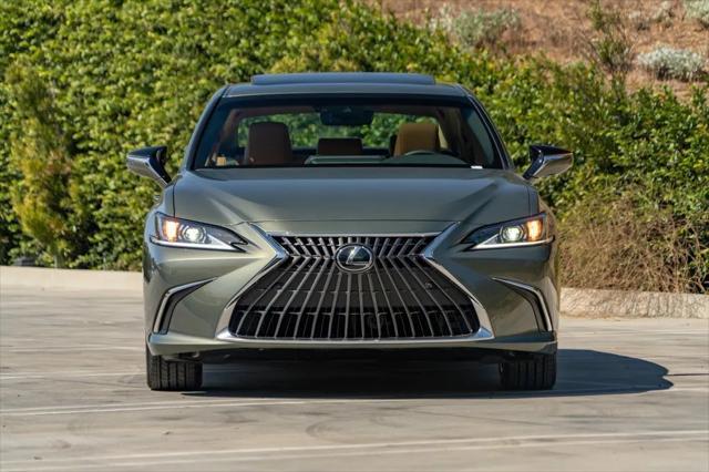 new 2025 Lexus ES 300h car, priced at $48,065