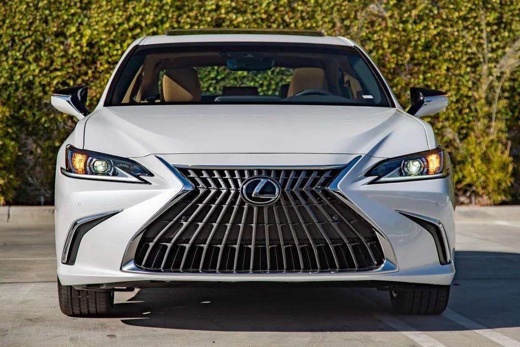 new 2025 Lexus ES 350 car, priced at $44,354
