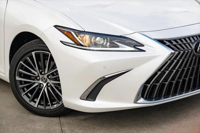 new 2025 Lexus ES 300h car, priced at $48,565