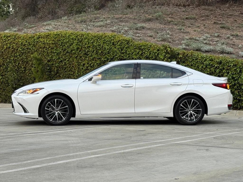 used 2024 Lexus ES 300h car, priced at $41,281