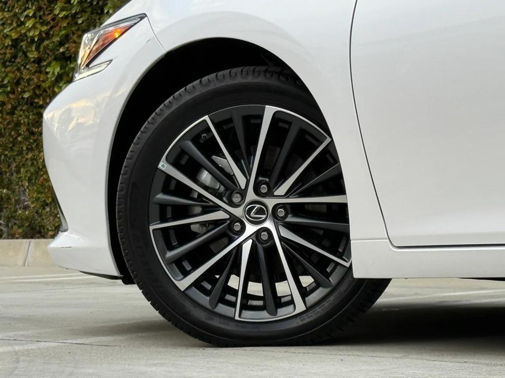 used 2024 Lexus ES 300h car, priced at $41,281