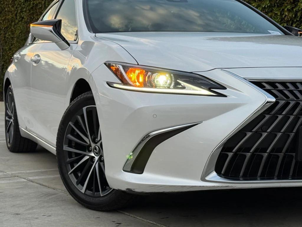used 2024 Lexus ES 300h car, priced at $41,281