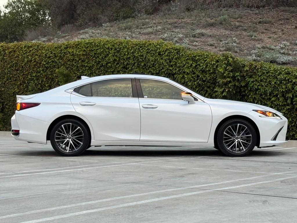 used 2024 Lexus ES 300h car, priced at $41,281