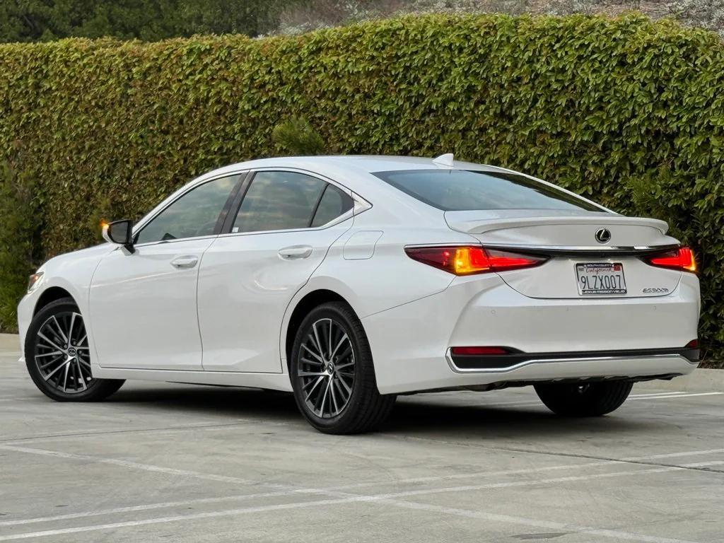 used 2024 Lexus ES 300h car, priced at $41,281
