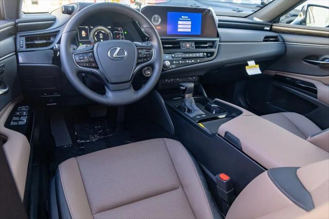 new 2025 Lexus ES 300h car, priced at $48,065