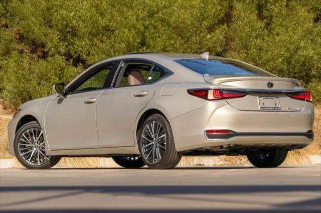 new 2025 Lexus ES 300h car, priced at $48,065