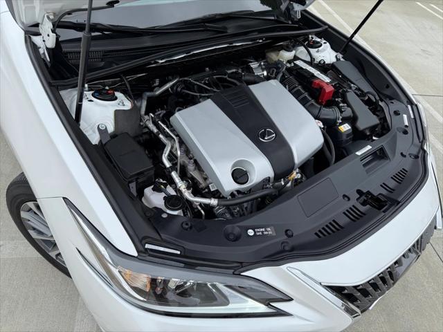 used 2025 Lexus ES 350 car, priced at $42,255