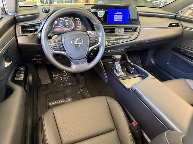 used 2025 Lexus ES 350 car, priced at $43,500