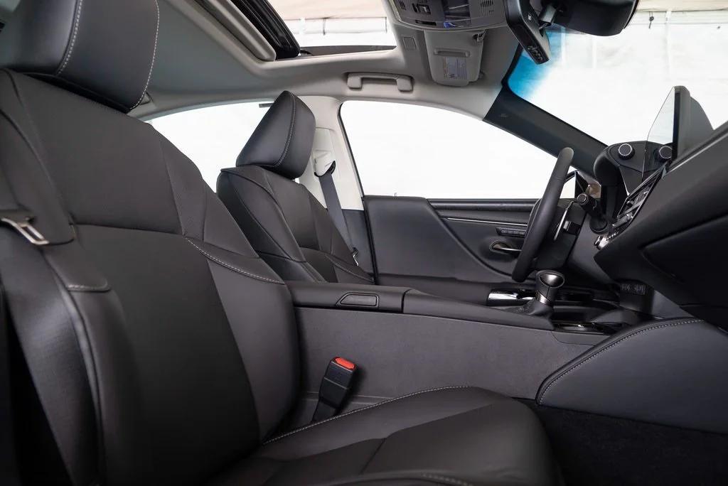new 2025 Lexus ES 350 car, priced at $50,015
