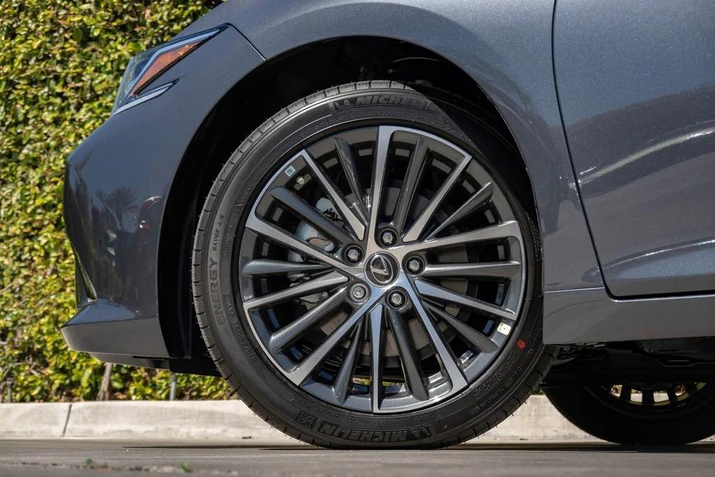new 2025 Lexus ES 350 car, priced at $50,015