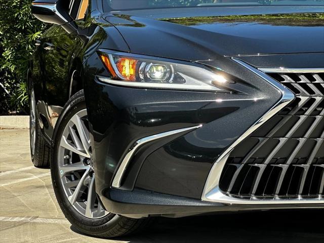 new 2025 Lexus ES 350 car, priced at $43,215