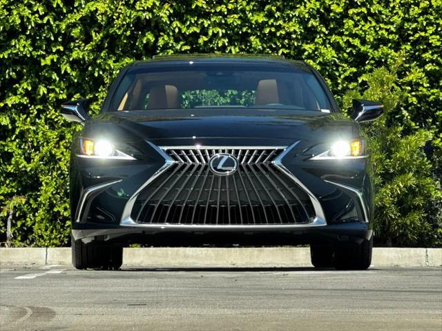 new 2025 Lexus ES 350 car, priced at $43,215