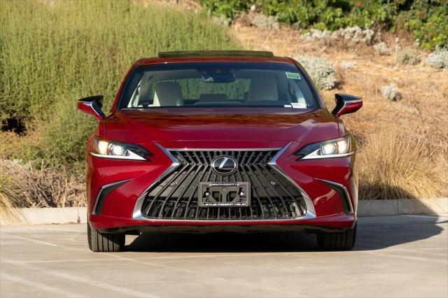 new 2025 Lexus ES 300h car, priced at $48,394