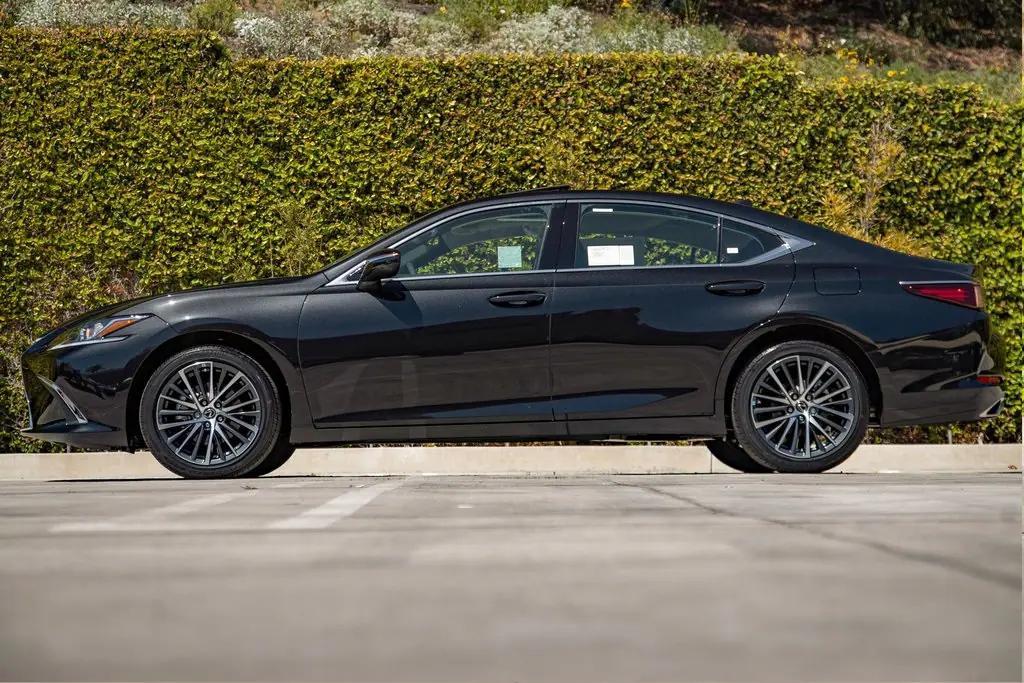 new 2025 Lexus ES 350 car, priced at $47,385