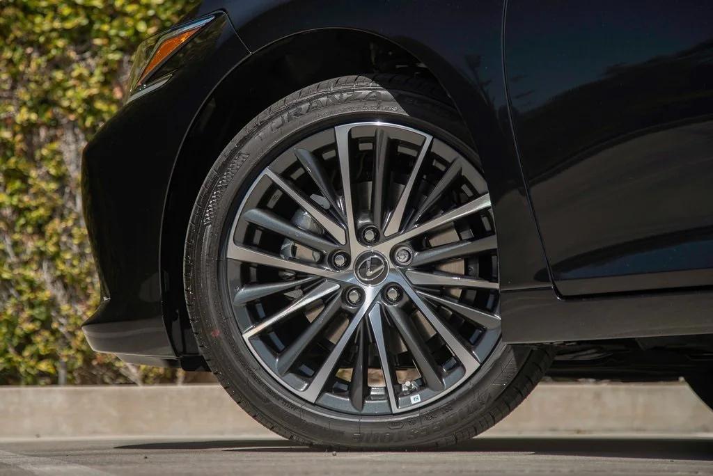 new 2025 Lexus ES 350 car, priced at $47,385