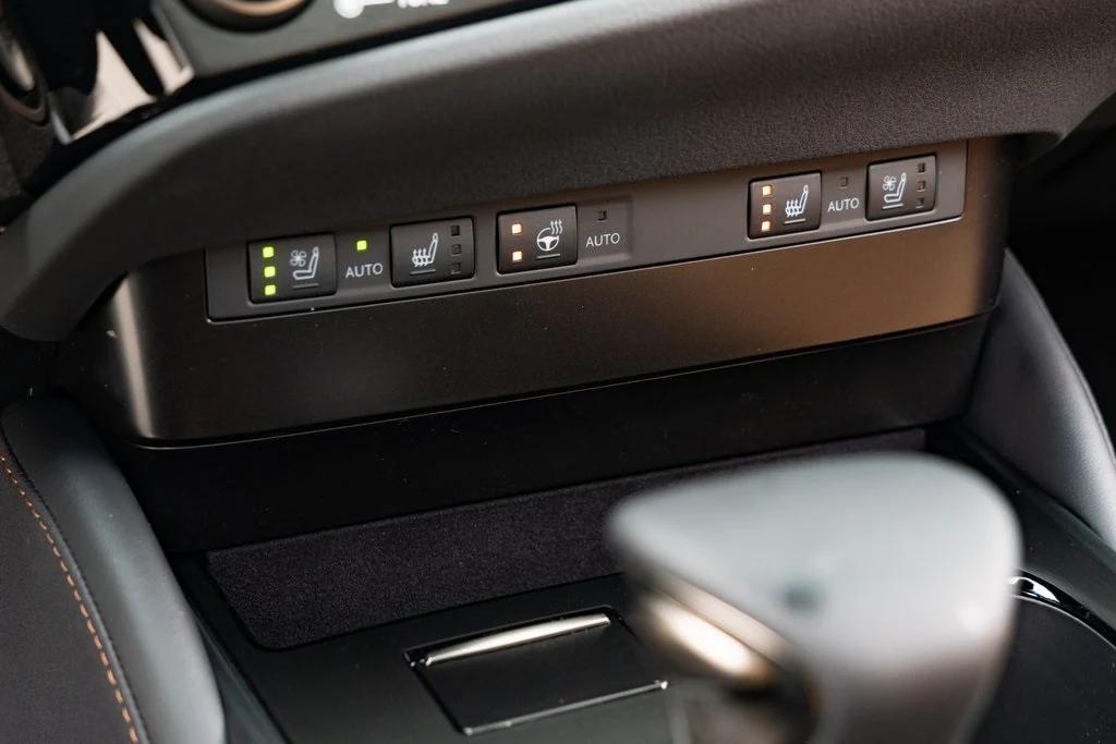 new 2025 Lexus ES 350 car, priced at $47,385