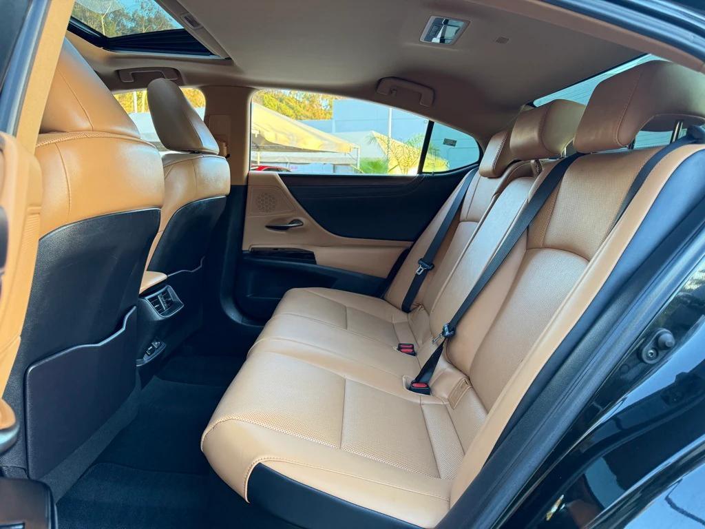 used 2023 Lexus ES 300h car, priced at $36,971