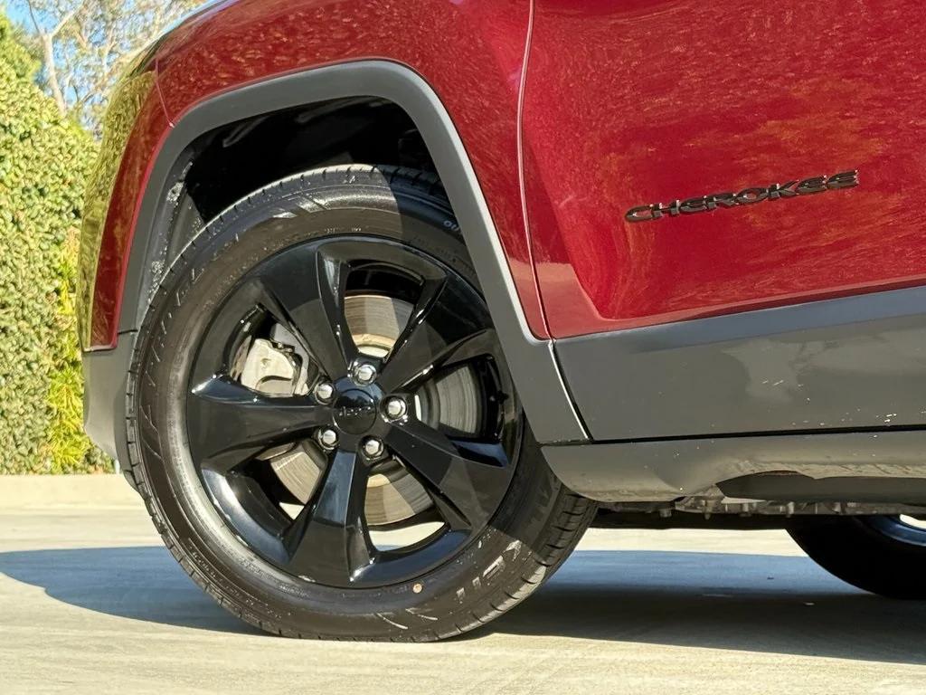 used 2018 Jeep Cherokee car, priced at $16,653