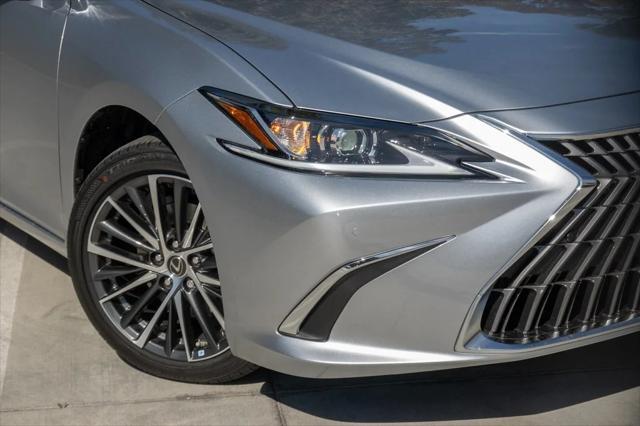 new 2025 Lexus ES 300h car, priced at $50,010