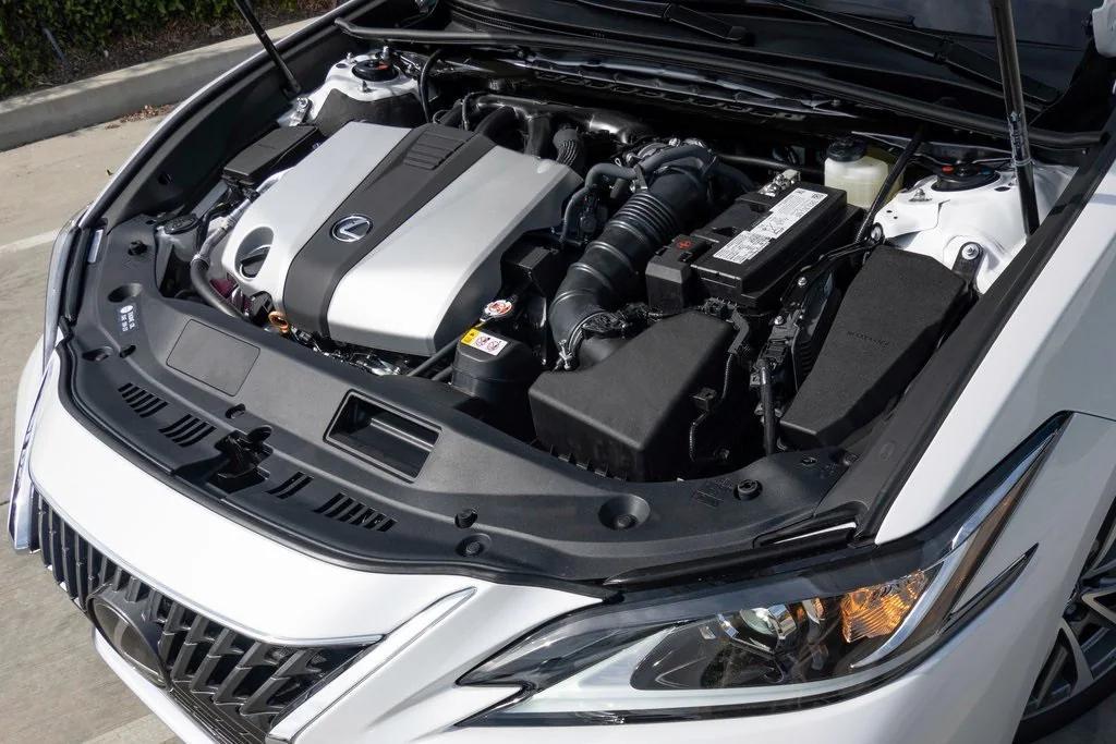 new 2025 Lexus ES 350 car, priced at $43,935