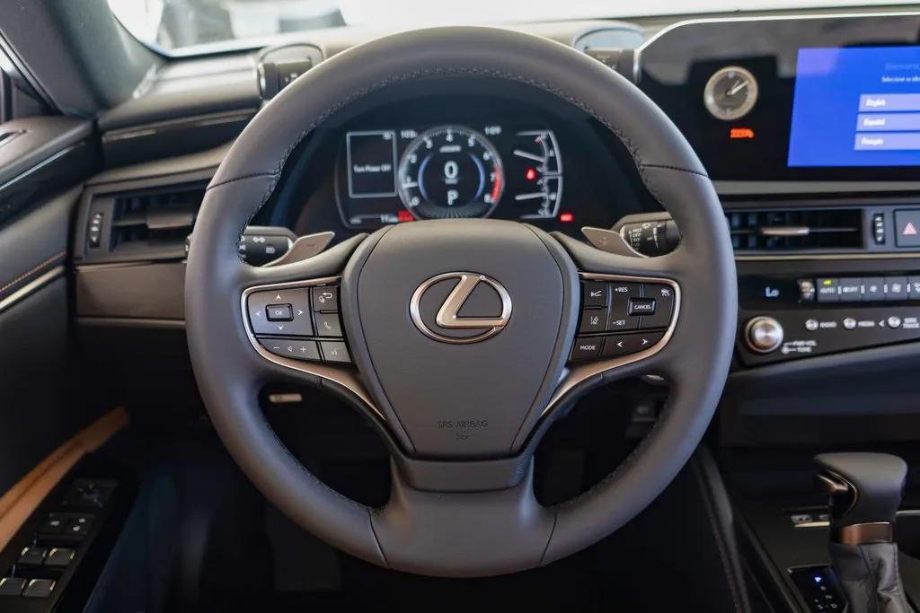 new 2025 Lexus ES 350 car, priced at $43,935