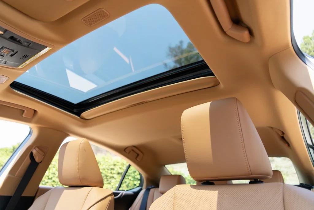 new 2025 Lexus ES 350 car, priced at $43,935