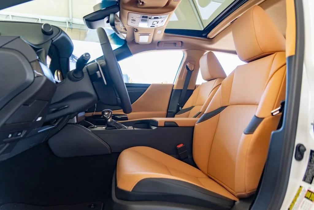 new 2025 Lexus ES 350 car, priced at $43,935