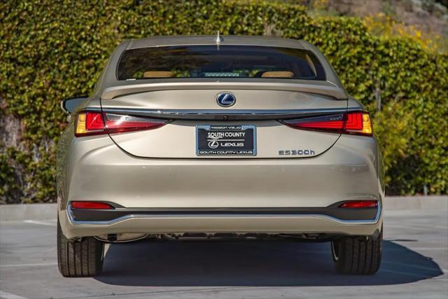 new 2025 Lexus ES 300h car, priced at $48,065