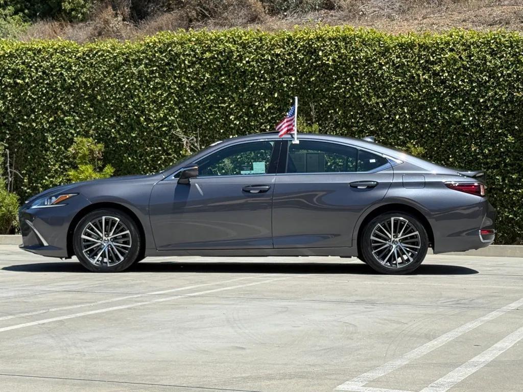 used 2023 Lexus ES 300h car, priced at $38,981