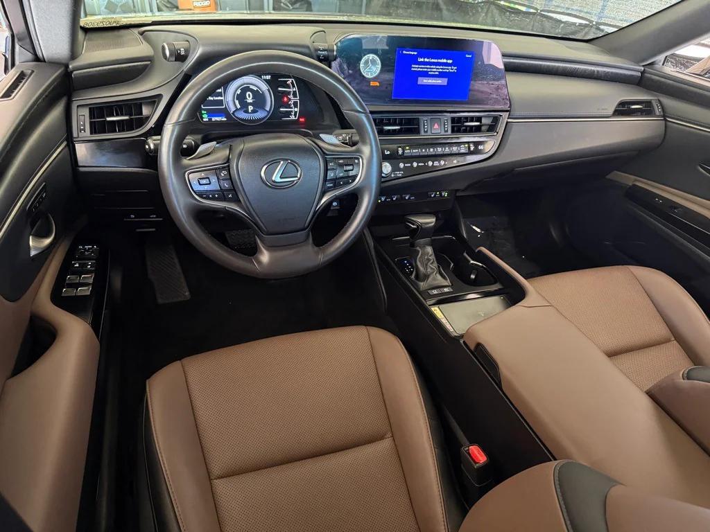 used 2023 Lexus ES 300h car, priced at $38,981