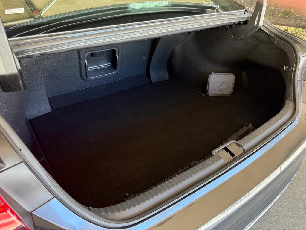 used 2023 Lexus ES 300h car, priced at $38,981