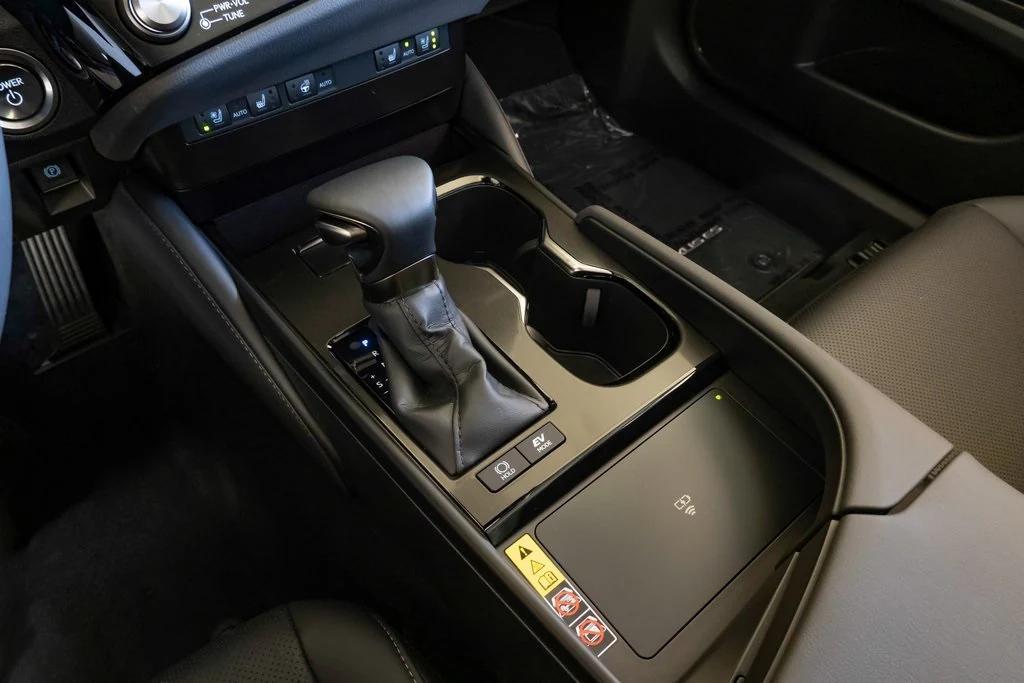 new 2025 Lexus ES 300h car, priced at $50,744