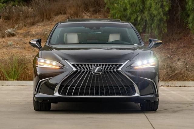 new 2025 Lexus ES 300h car, priced at $55,405