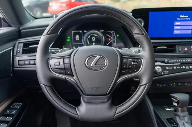 new 2025 Lexus ES 300h car, priced at $55,405