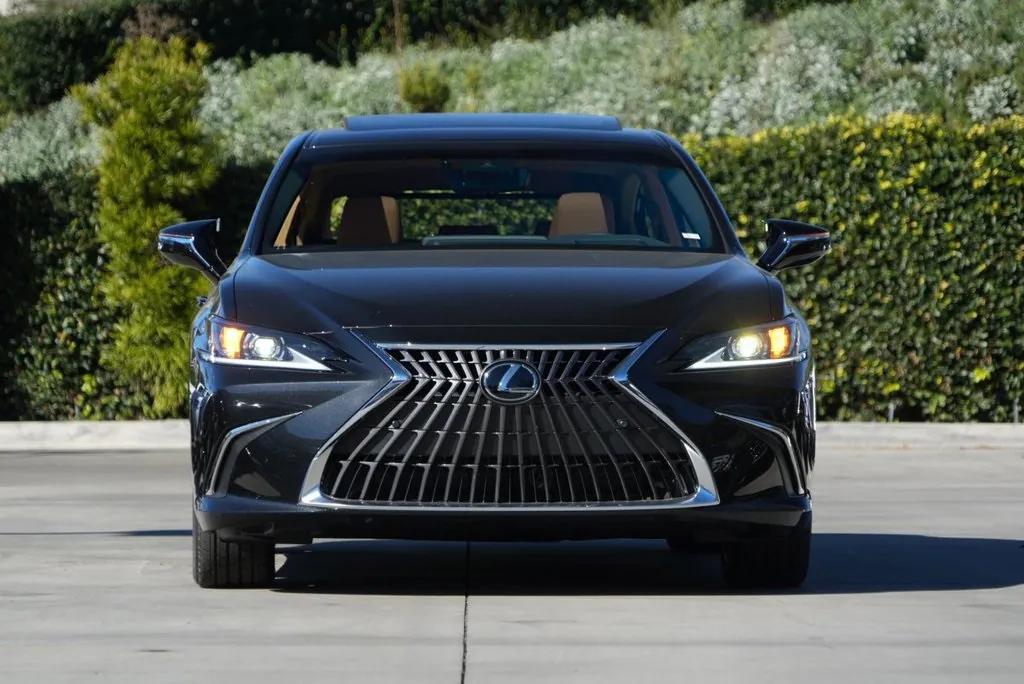 new 2025 Lexus ES 300h car, priced at $50,244