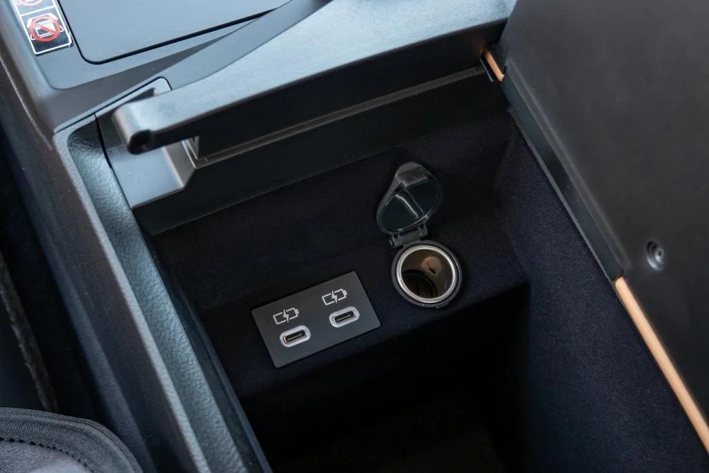 new 2025 Lexus ES 300h car, priced at $50,244