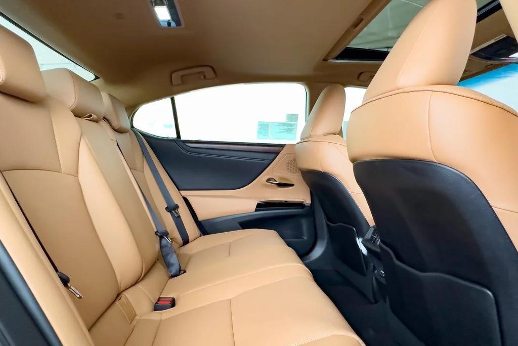 new 2025 Lexus ES 300h car, priced at $50,244