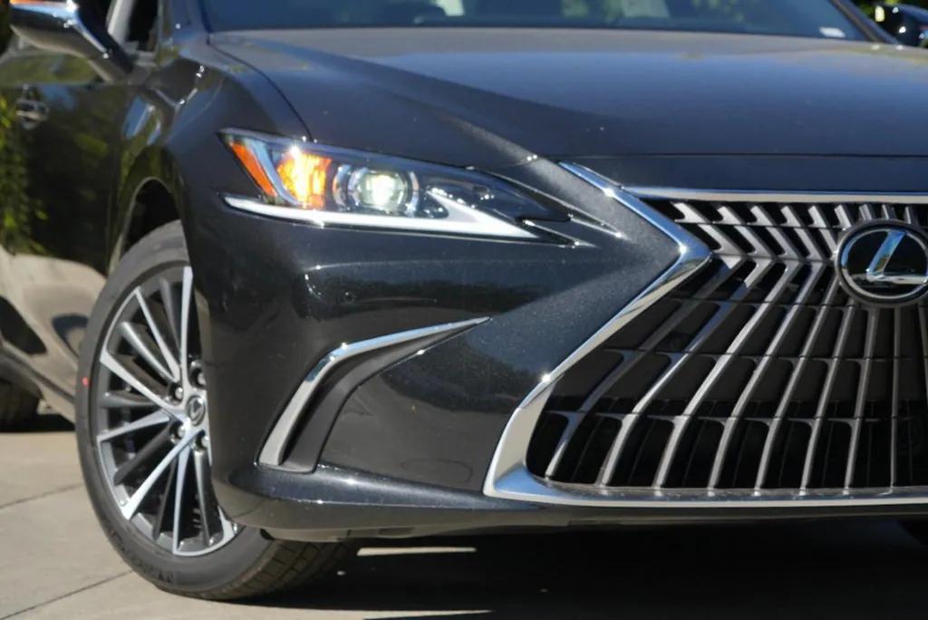 new 2025 Lexus ES 300h car, priced at $50,244