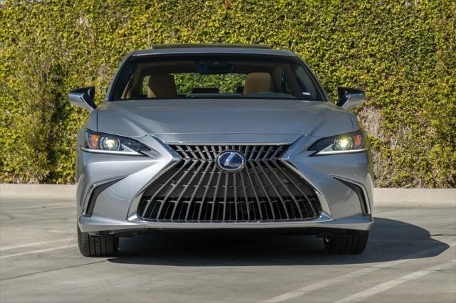 new 2025 Lexus ES 300h car, priced at $52,914