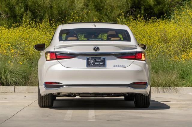 new 2025 Lexus ES 300h car, priced at $48,565